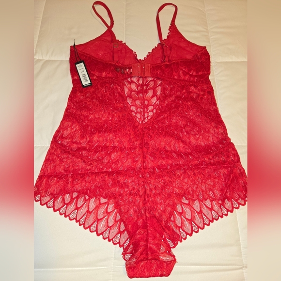 Montelle Sweet Red Lace Bodysuit Size Large NWT - Picture 2 of 10